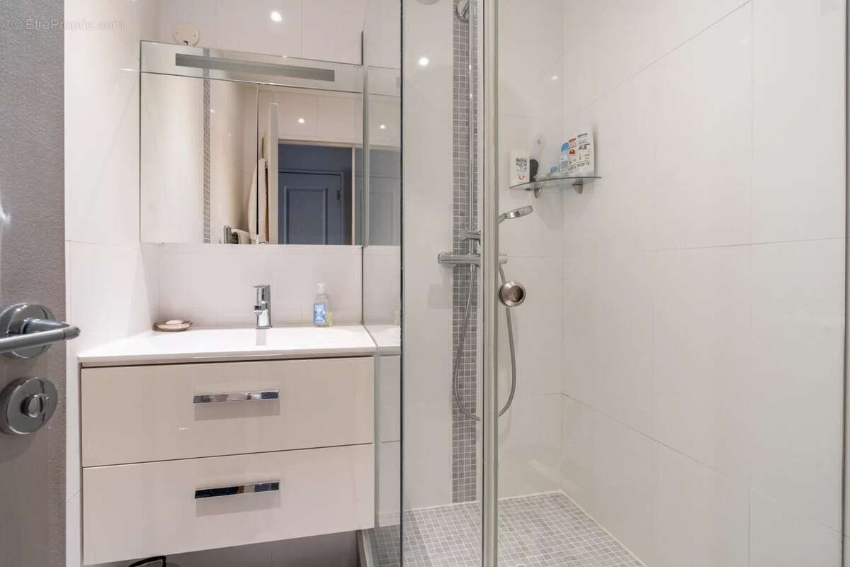 Appartement à LEVALLOIS-PERRET