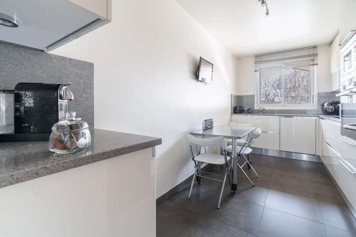 Appartement à LEVALLOIS-PERRET