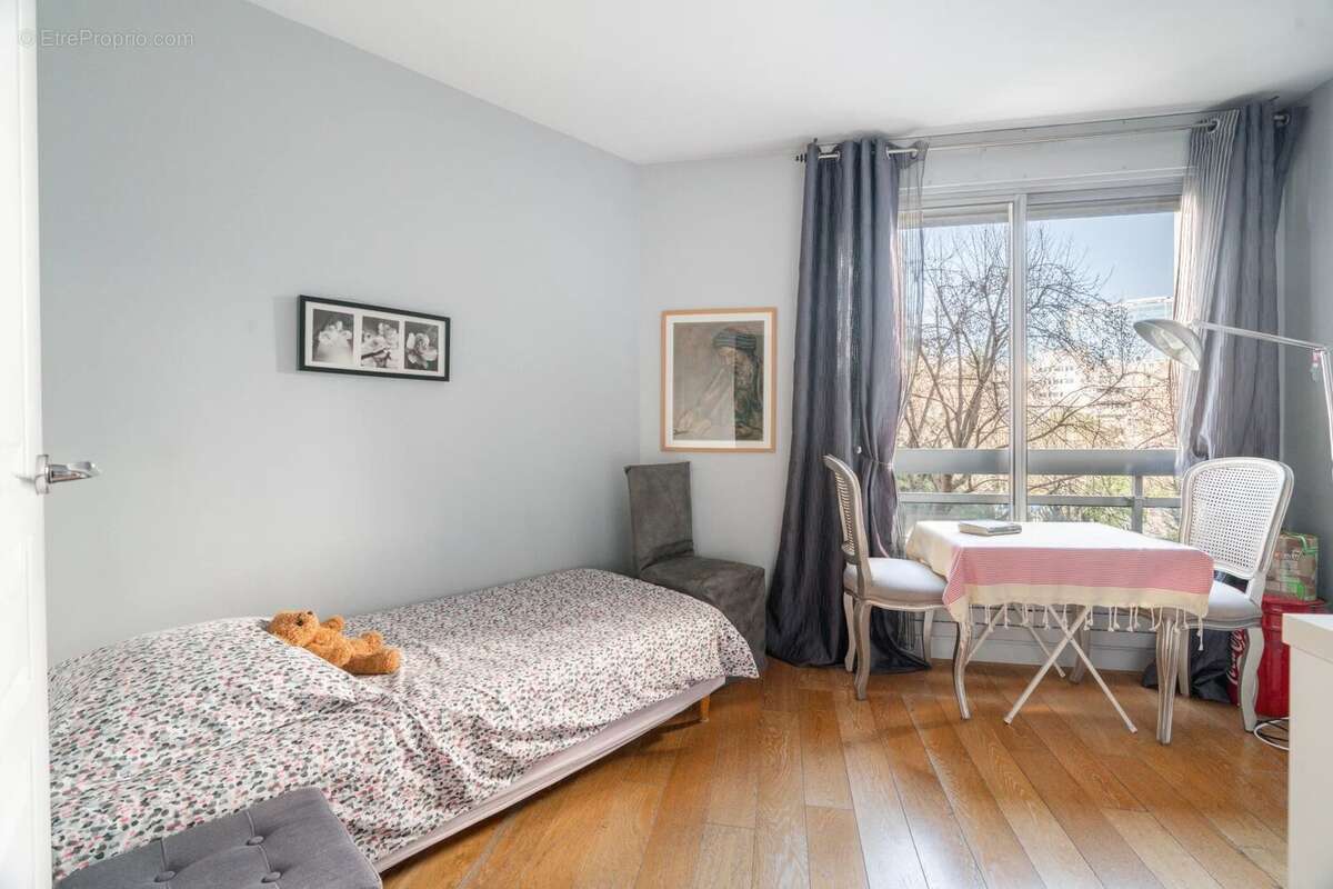 Appartement à LEVALLOIS-PERRET