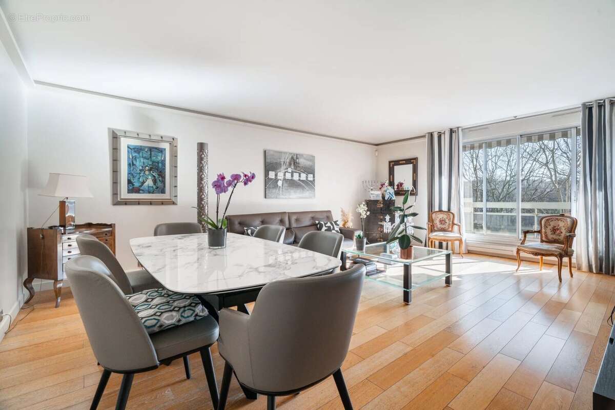 Appartement à LEVALLOIS-PERRET