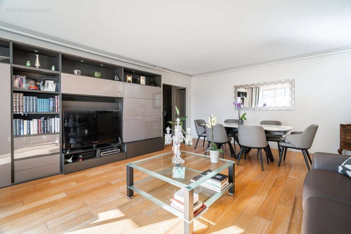 Appartement à LEVALLOIS-PERRET