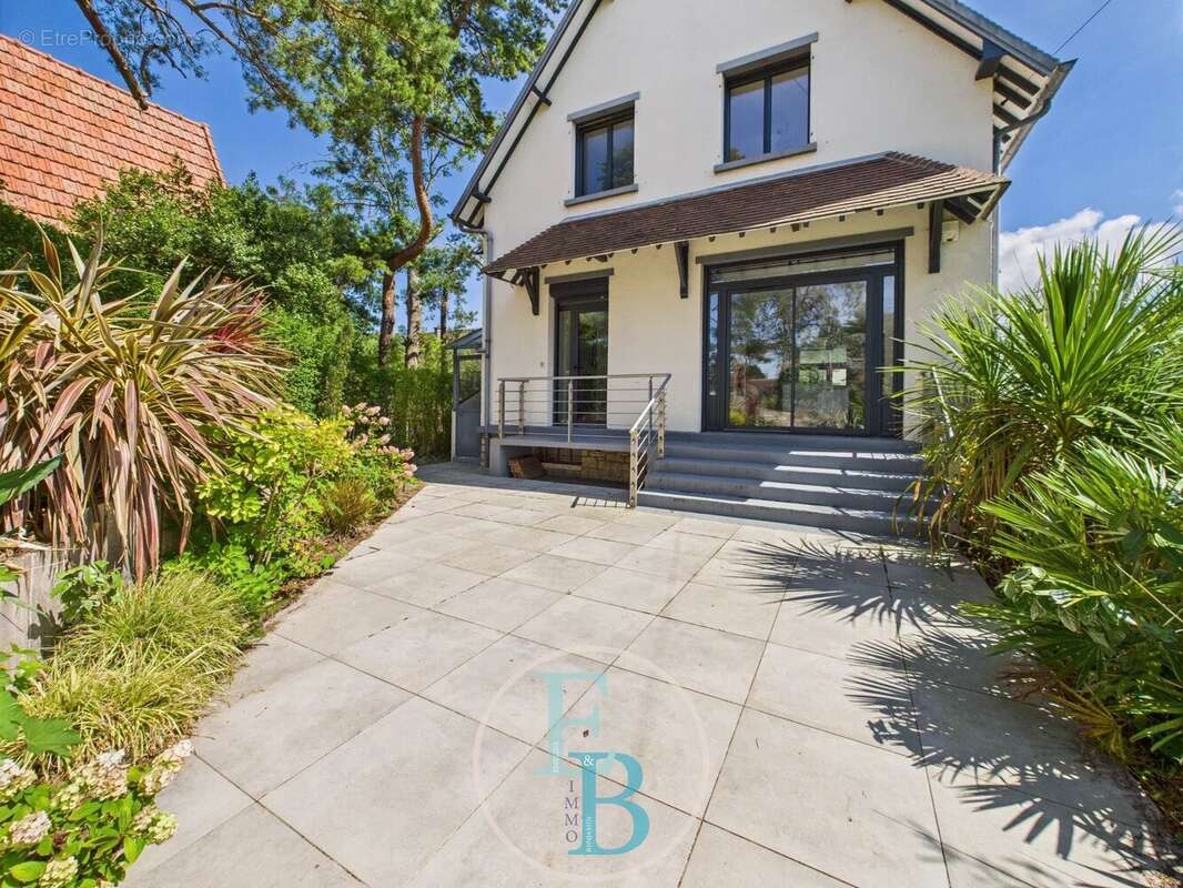 Maison à MERVILLE-FRANCEVILLE-PLAGE