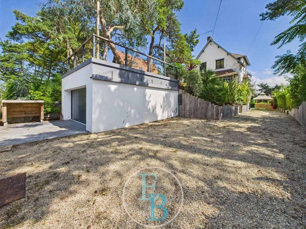 Maison à MERVILLE-FRANCEVILLE-PLAGE