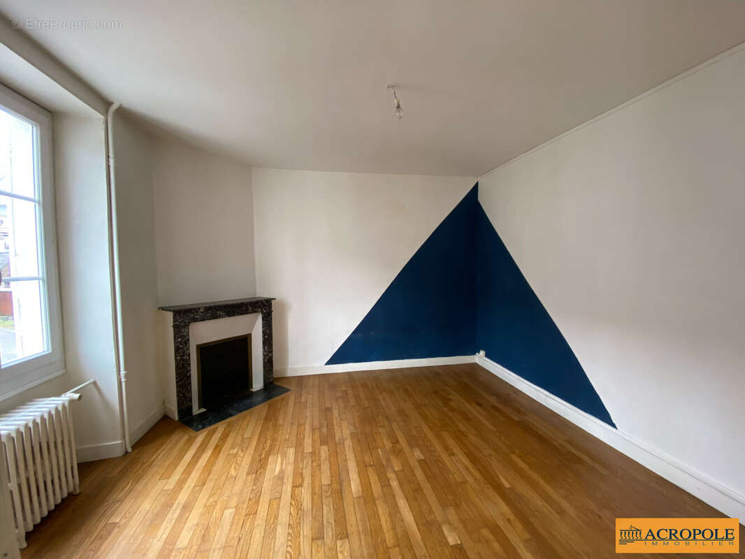 Maison à AUTRY-LE-CHATEL