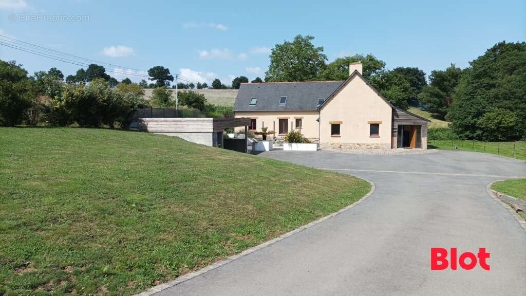 Maison à LA BOUEXIERE