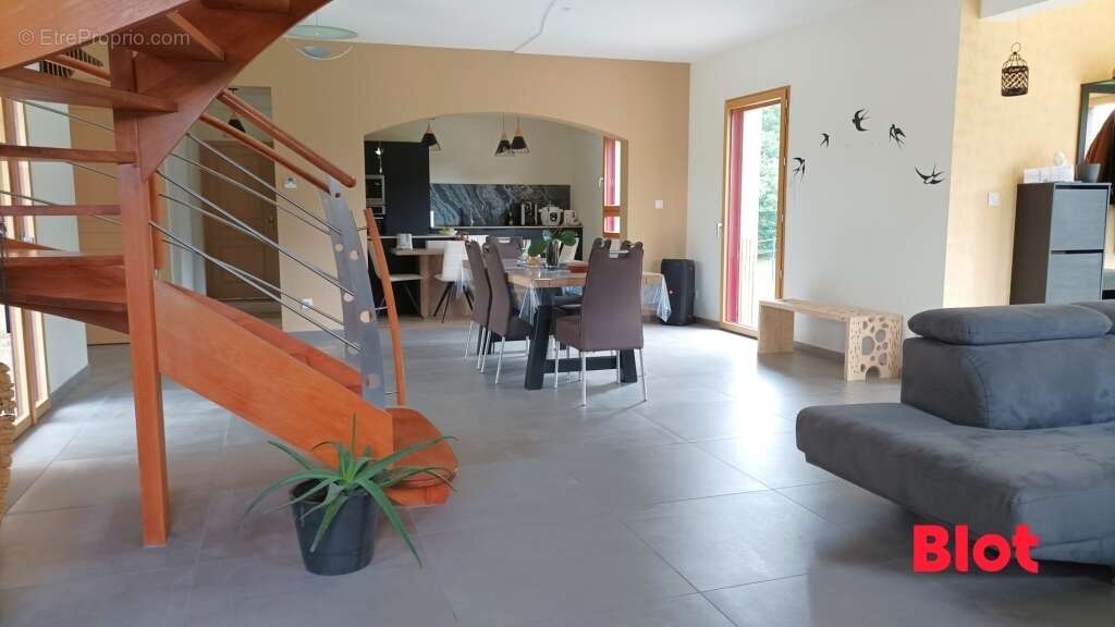 Maison à LA BOUEXIERE