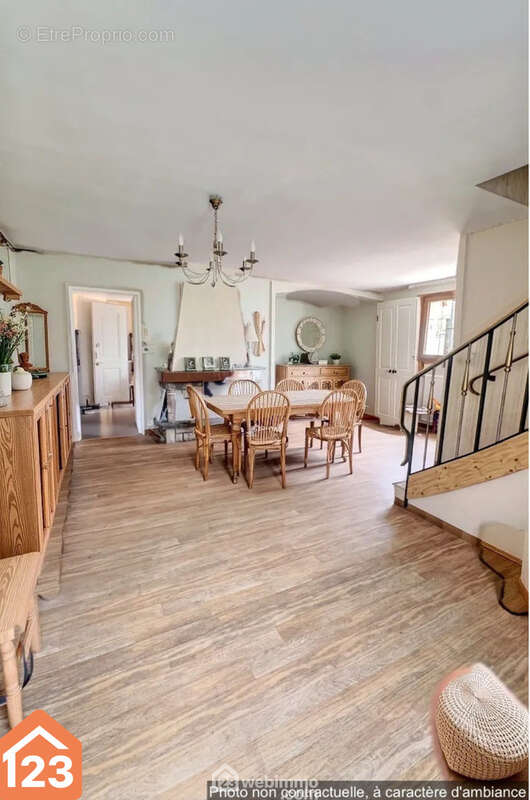 Espace de vie traversant et lumineux ? Ambiance optimisée ? volumes conformes - Maison à RENNES