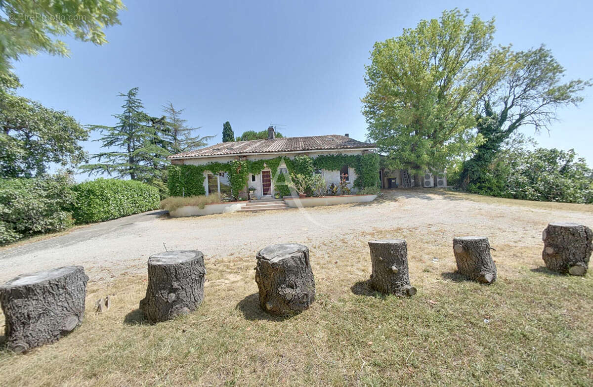 Maison à L&#039;HONOR-DE-COS