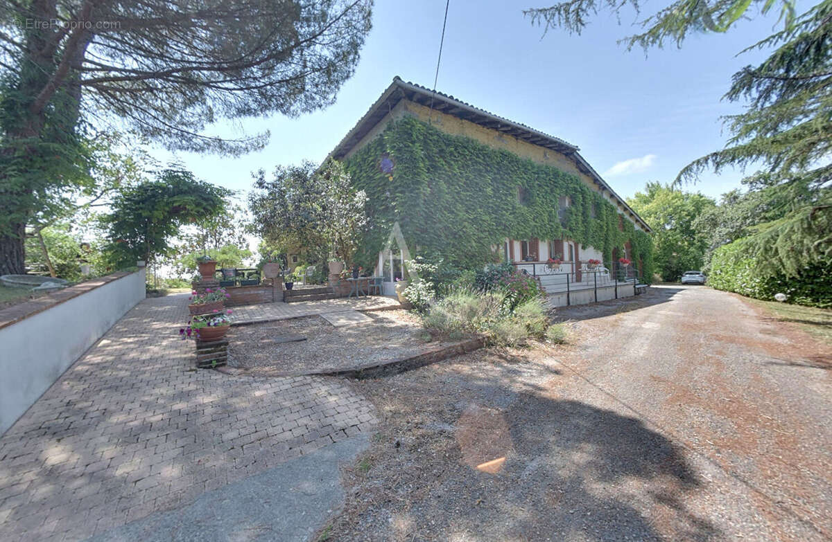 Maison à L&#039;HONOR-DE-COS