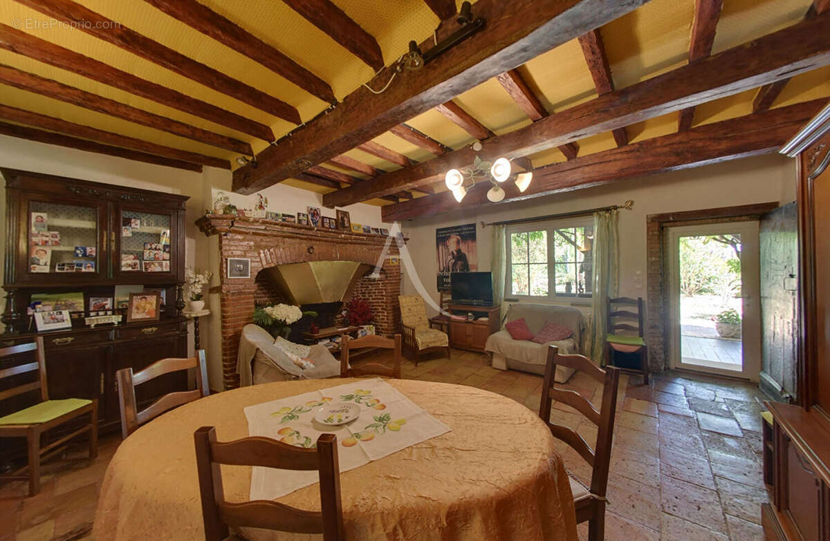 Maison à L&#039;HONOR-DE-COS