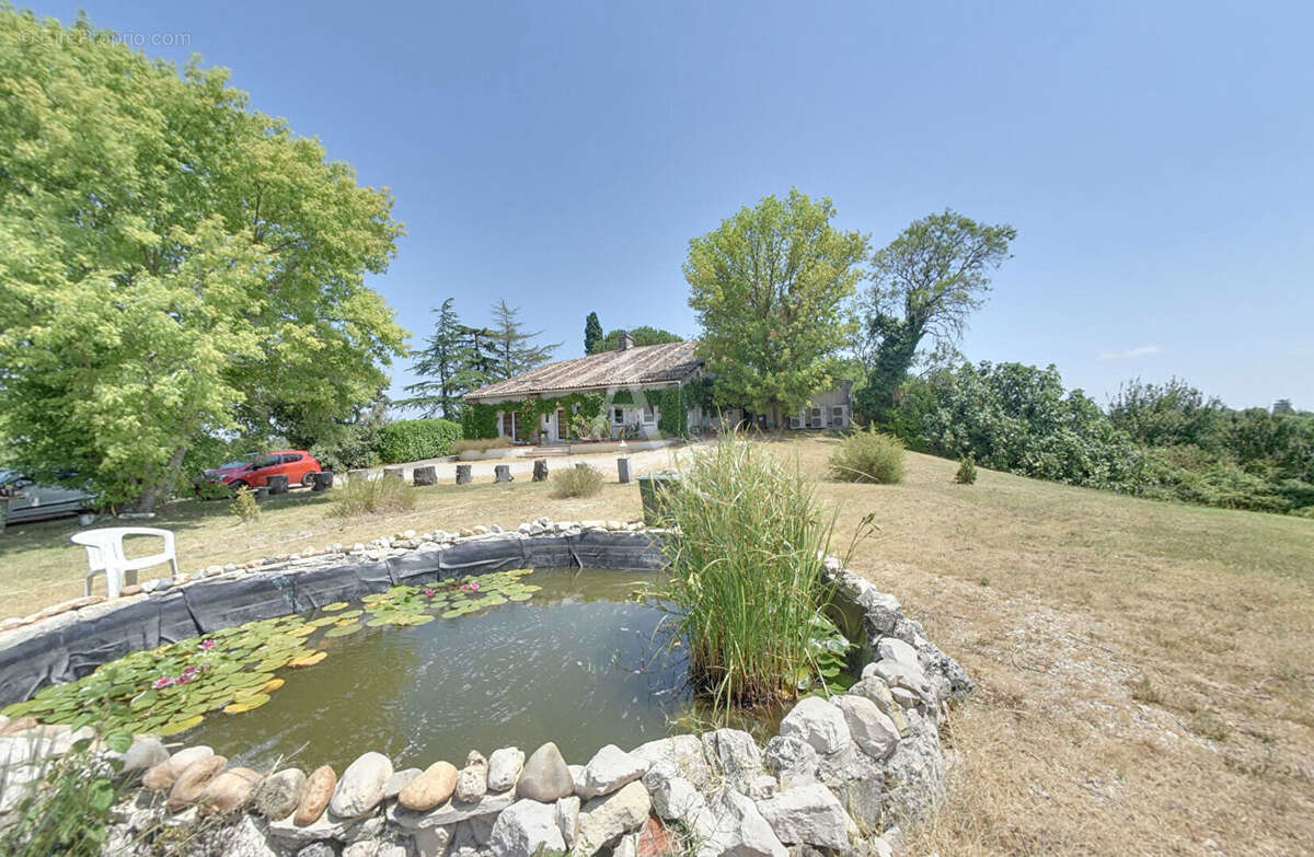 Maison à L&#039;HONOR-DE-COS