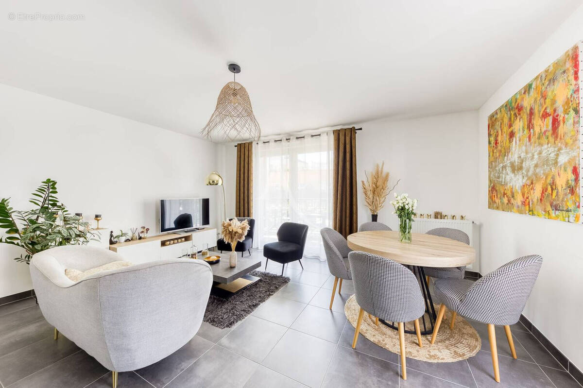 Appartement à OZOIR-LA-FERRIERE