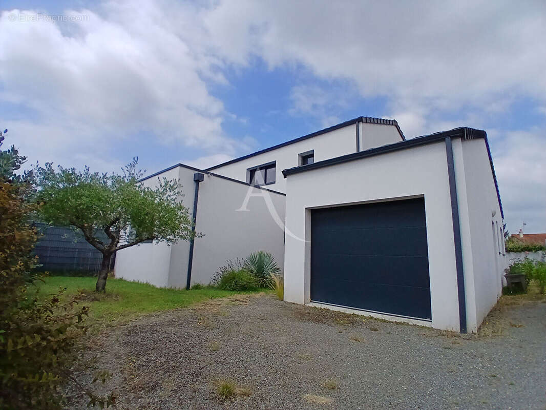 Maison à SAINT-PHILBERT-DE-GRAND-LIEU