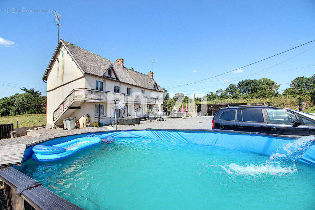 Maison à SAINT-PLANCHERS