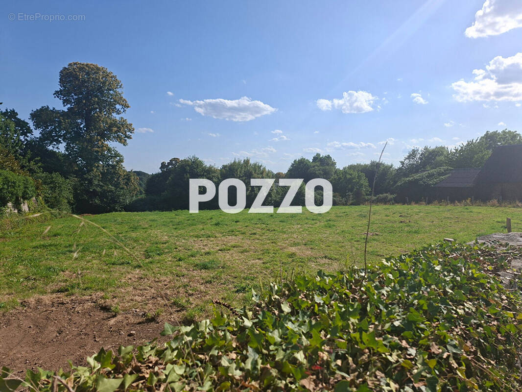 Terrain à LA GODEFROY