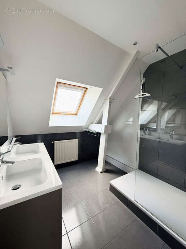 Maison à VAL-D&#039;IZE