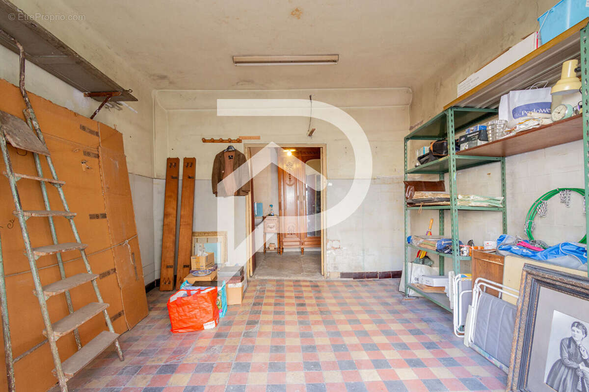 Commerce à MARSEILLE-5E