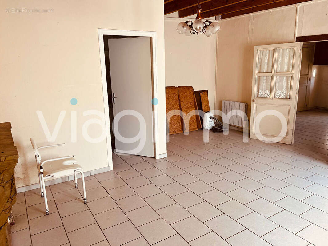 Maison à SIGOURNAIS