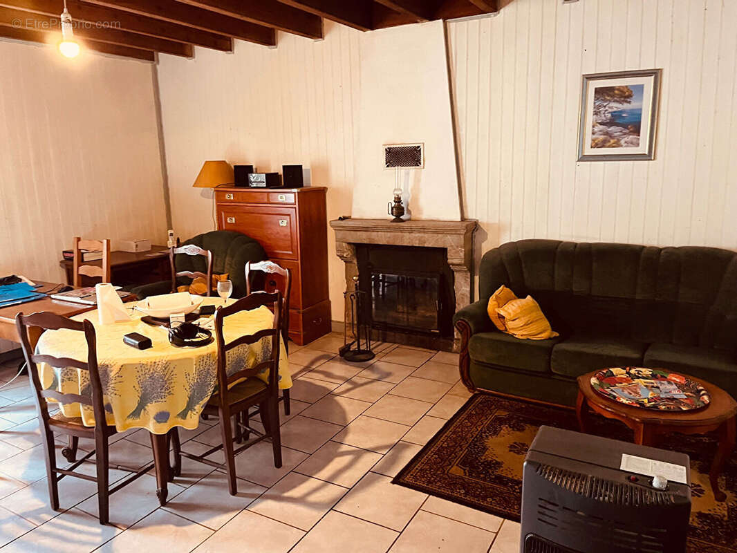 Maison à SIGOURNAIS