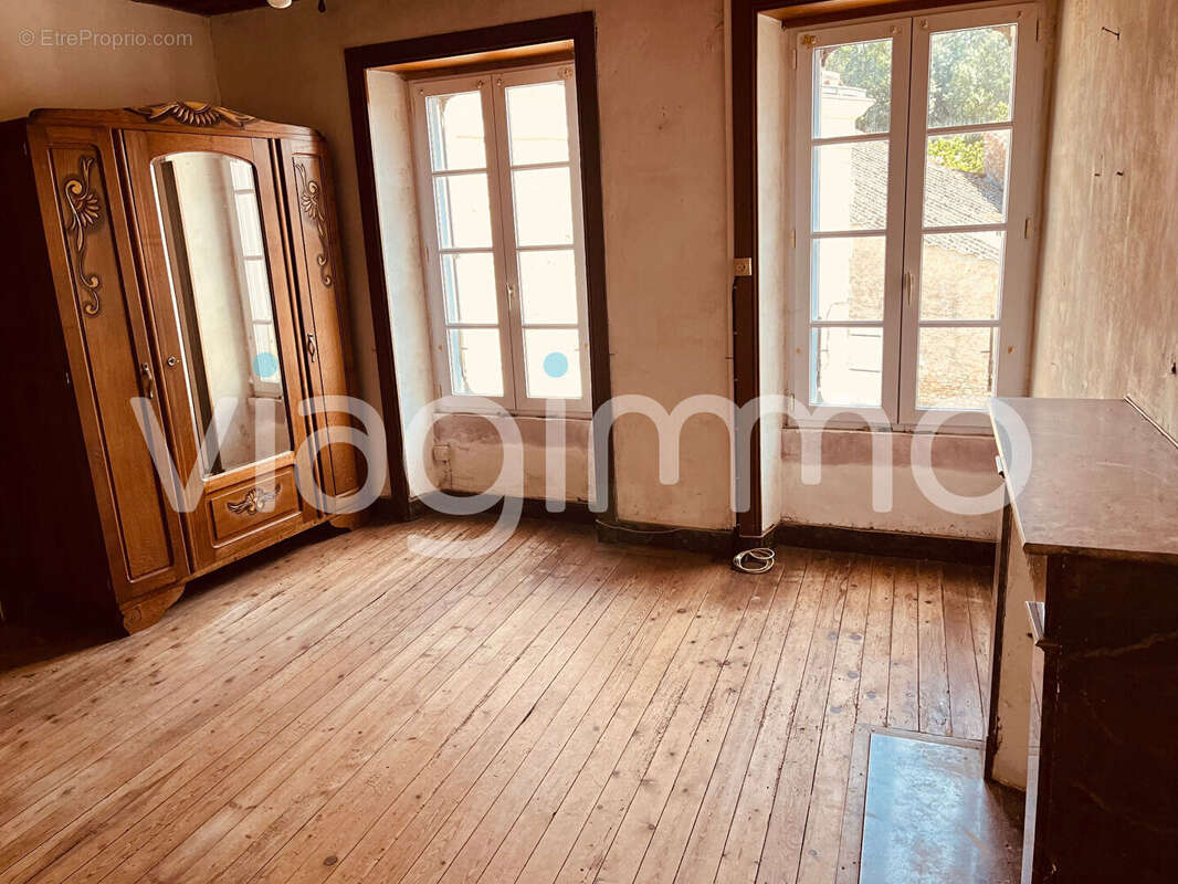 Maison à SIGOURNAIS