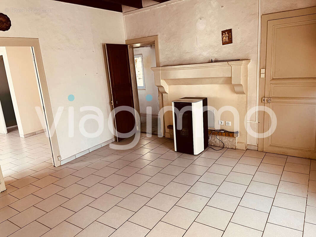 Maison à SIGOURNAIS