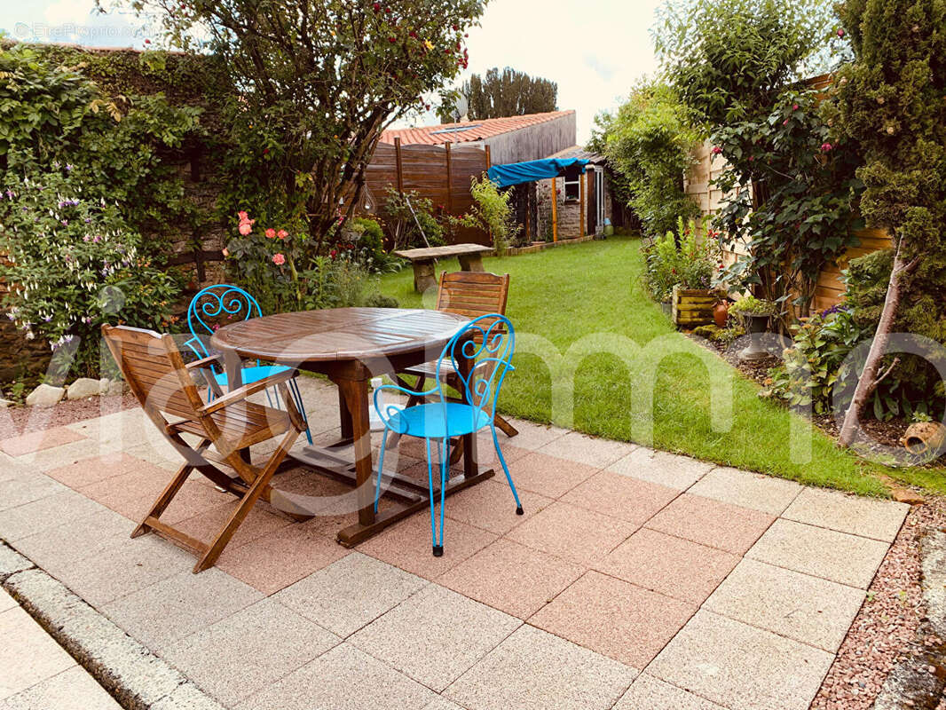 Maison à SAINT-HILAIRE-LE-VOUHIS