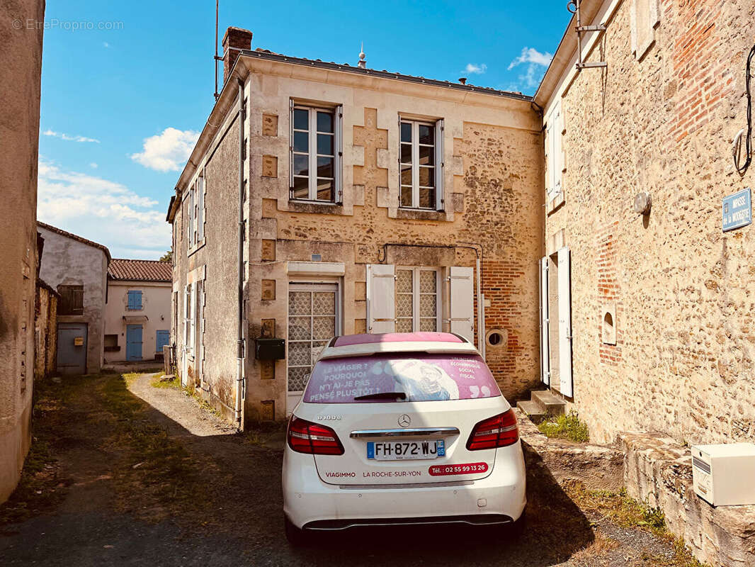 Maison à SIGOURNAIS