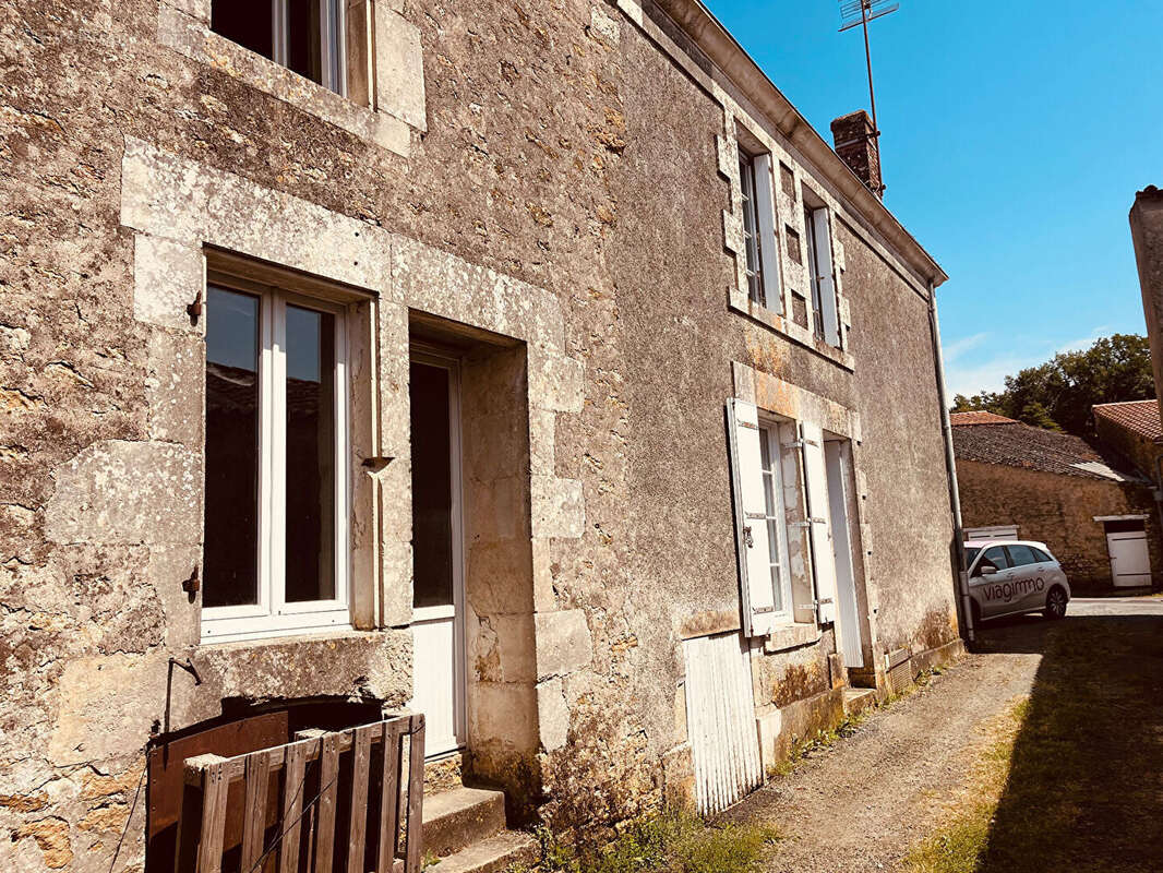 Maison à SIGOURNAIS