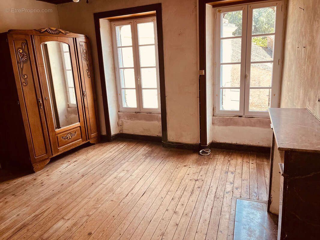 Maison à SIGOURNAIS