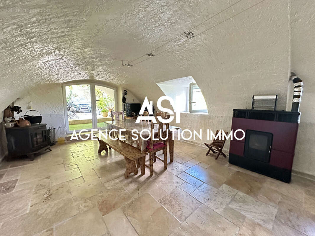 Maison à VILLENEUVE-DE-BERG