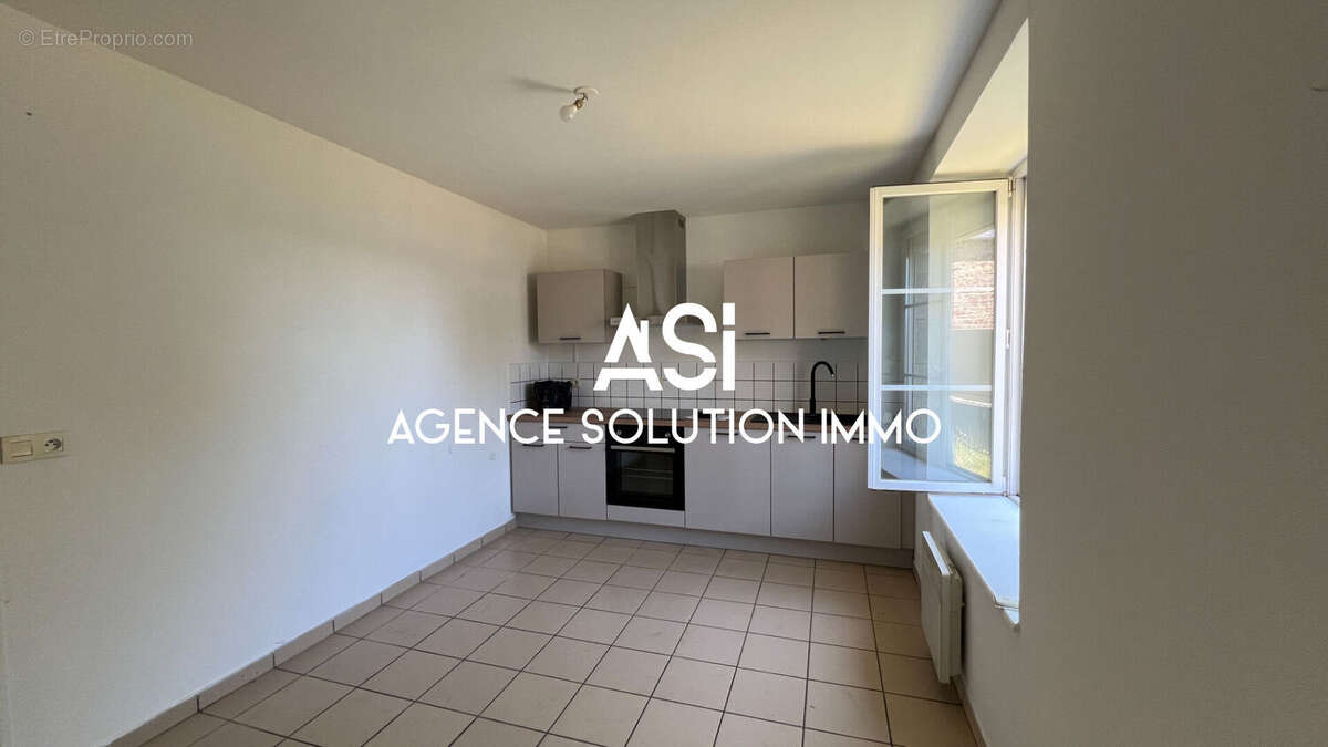 Maison à SAINT-FRAIMBAULT-DE-PRIERES