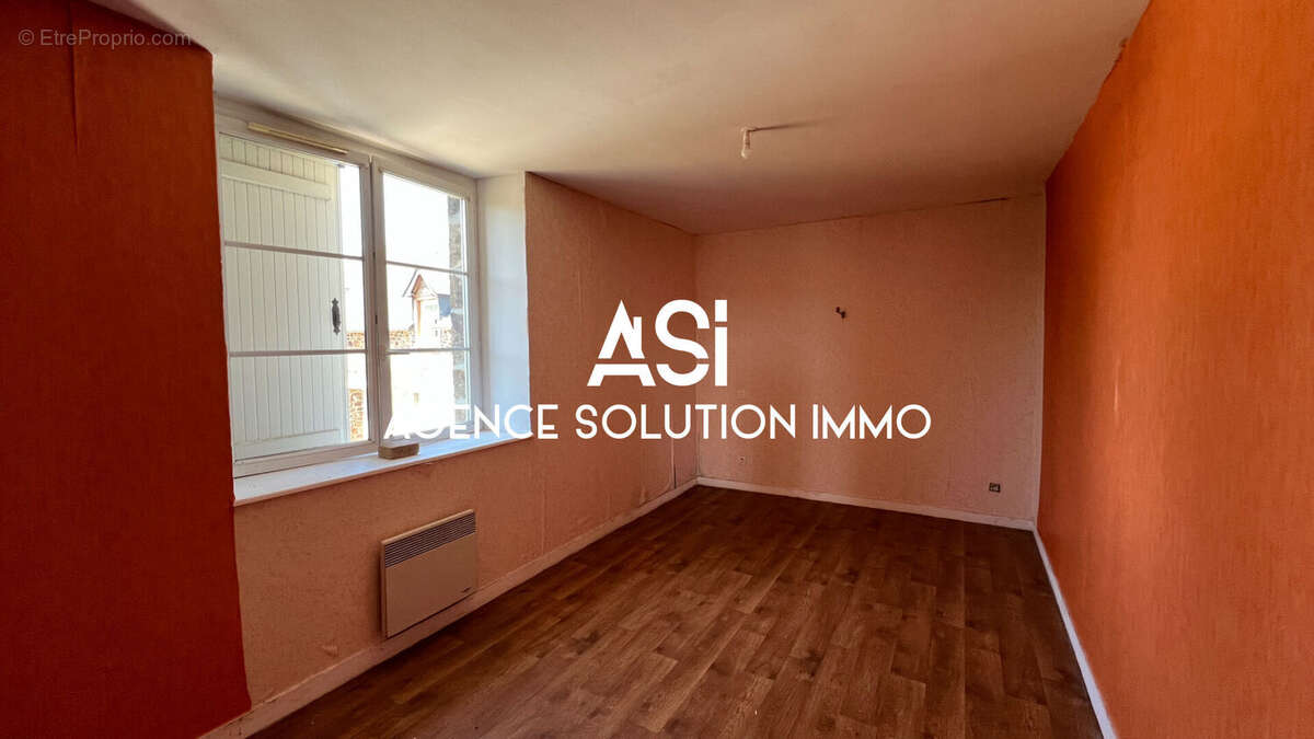 Maison à SAINT-FRAIMBAULT-DE-PRIERES