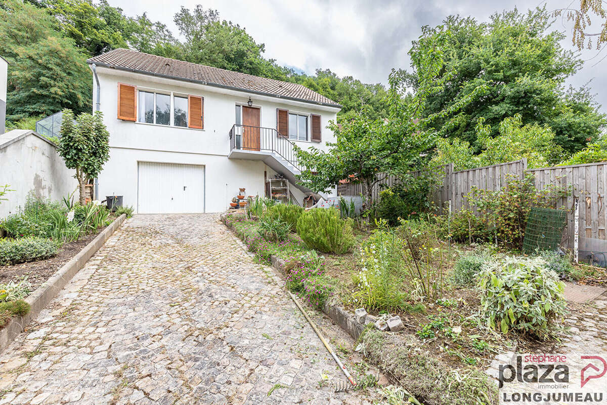 Maison à SAULX-LES-CHARTREUX