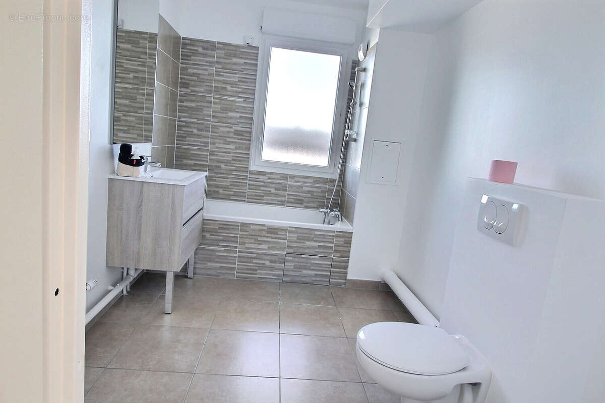 Appartement à GENNEVILLIERS