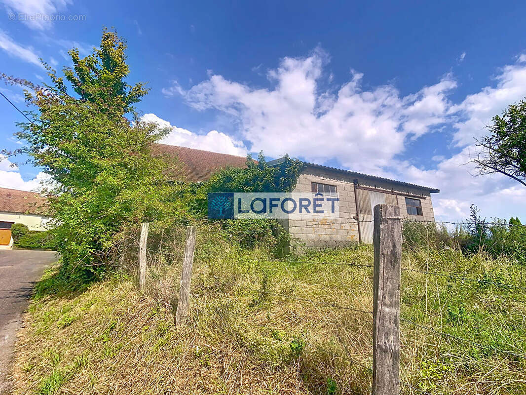 Maison à FAYL-BILLOT