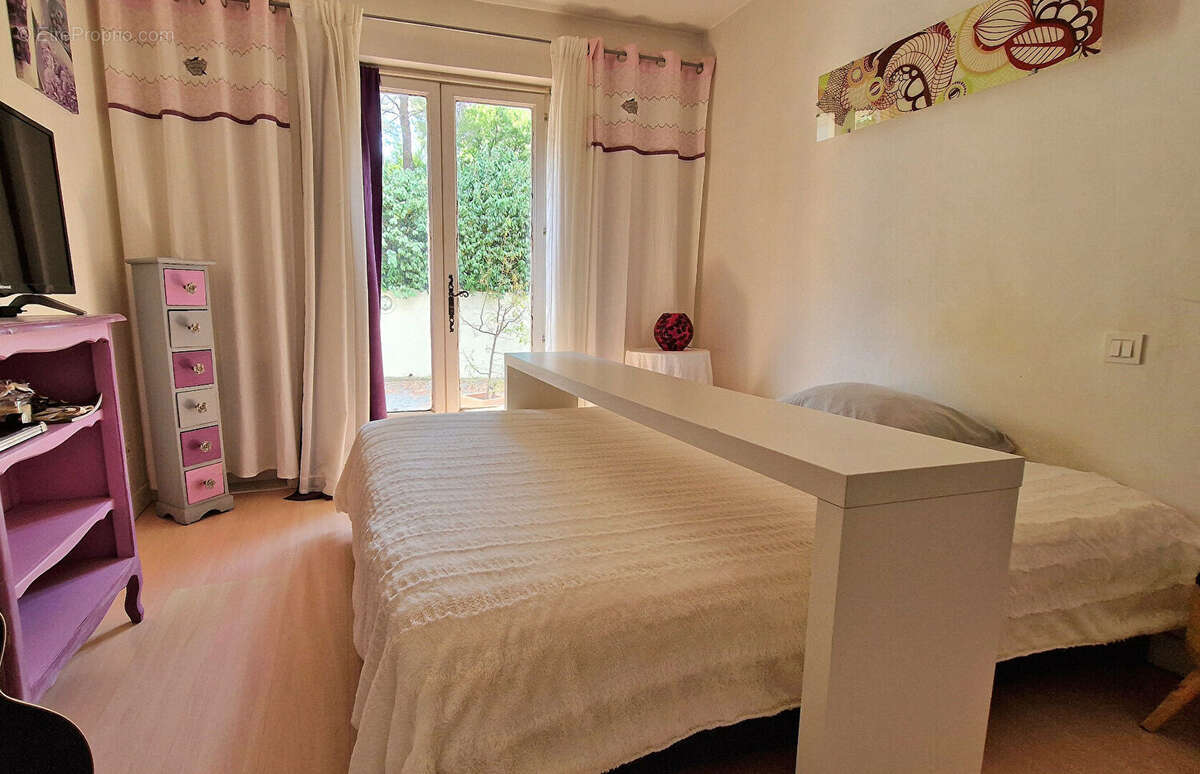 Maison à ROQUEBRUNE-SUR-ARGENS