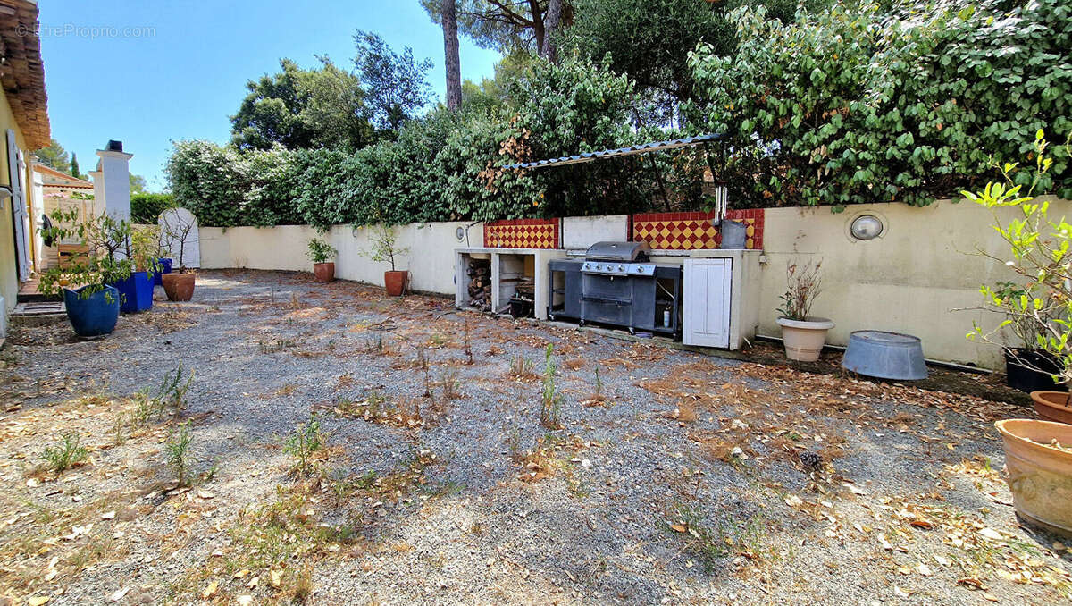Maison à ROQUEBRUNE-SUR-ARGENS