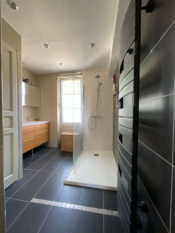 Maison à MAURECOURT