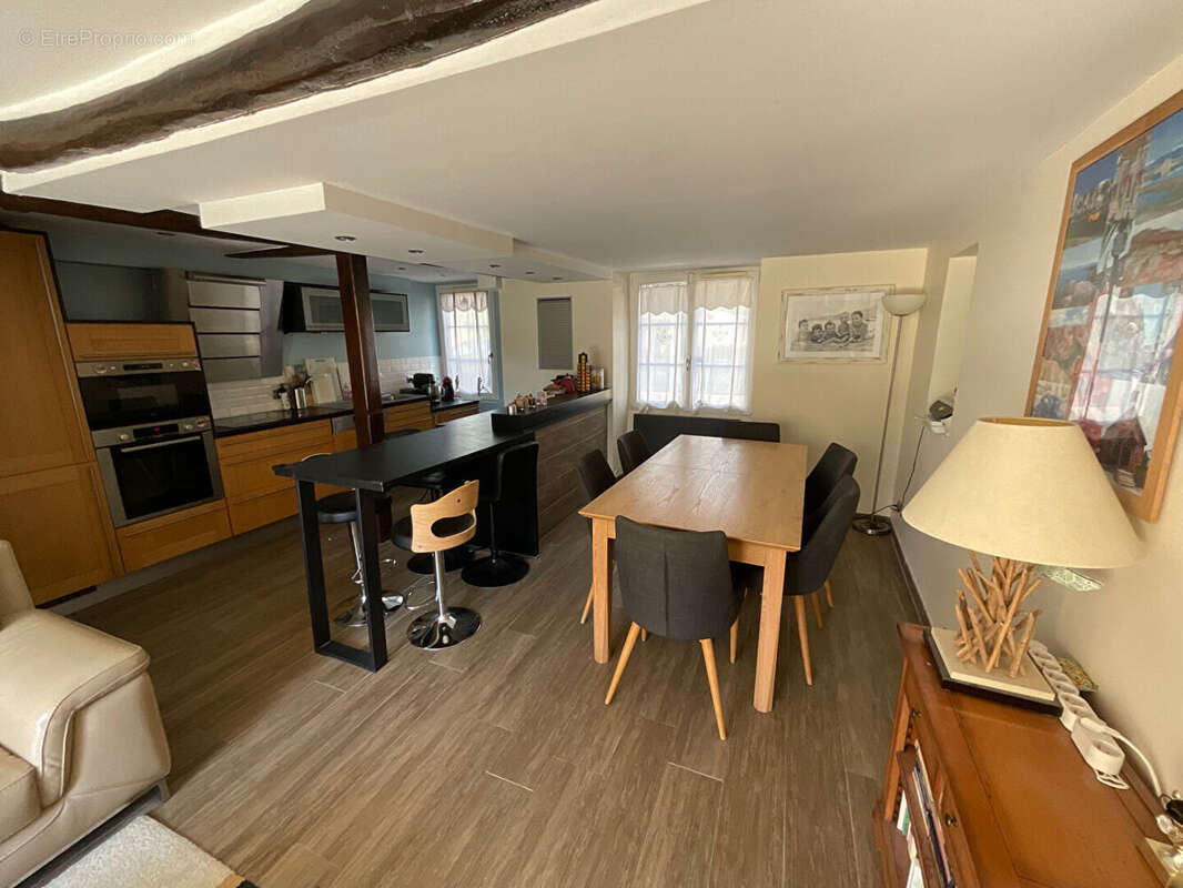 Maison à MAURECOURT