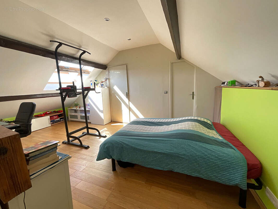 Maison à MAURECOURT