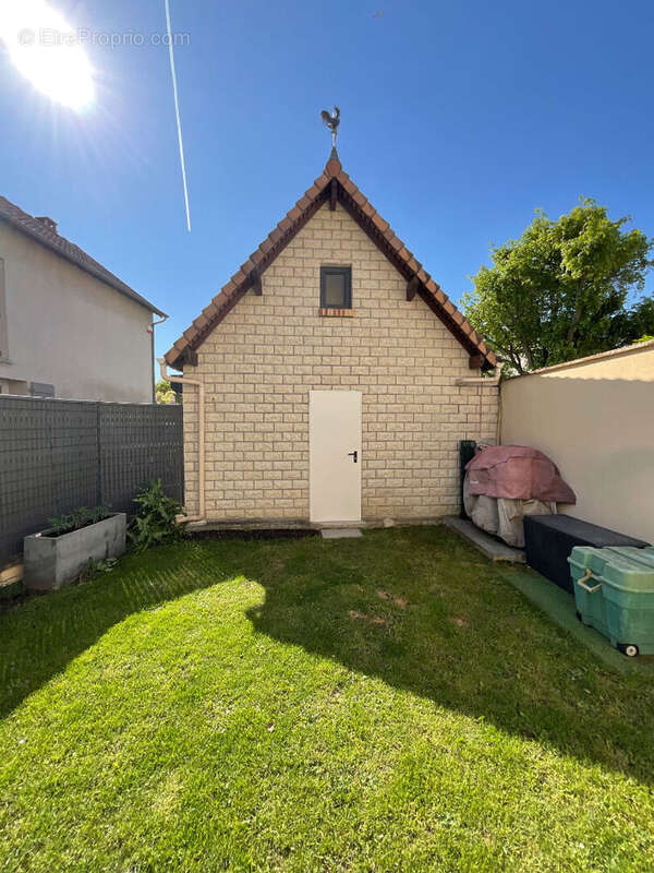 Maison à MAURECOURT