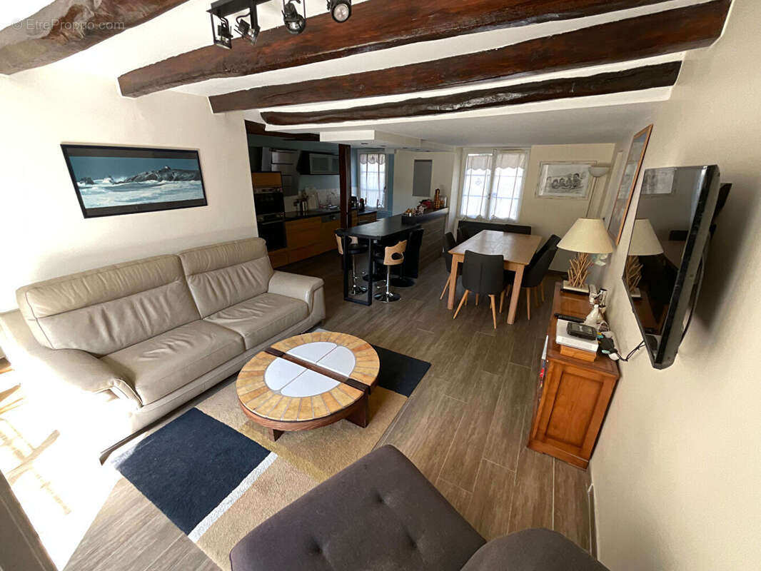 Maison à MAURECOURT