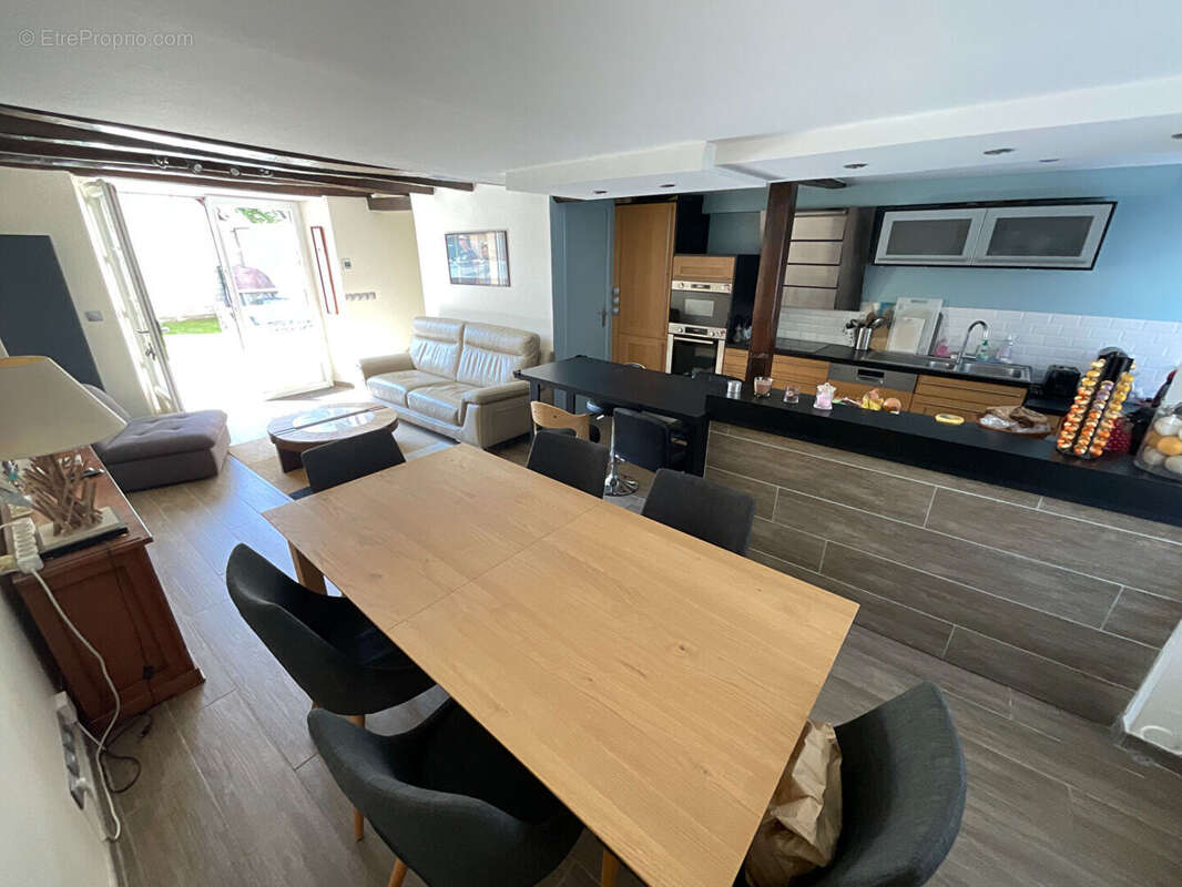 Maison à MAURECOURT