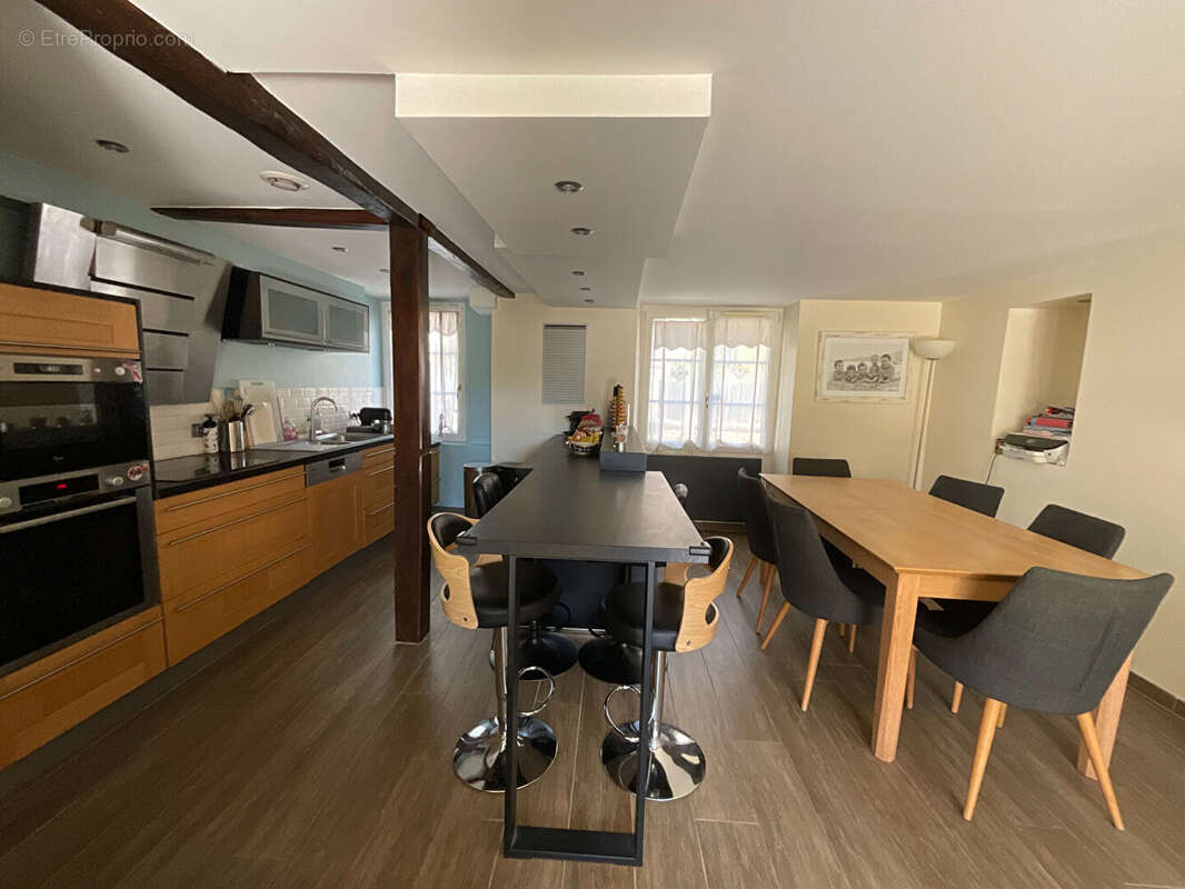 Maison à MAURECOURT