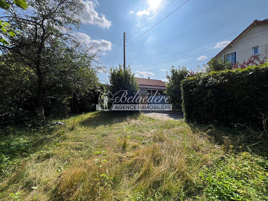 Terrain à SAINT-LEU-LA-FORET