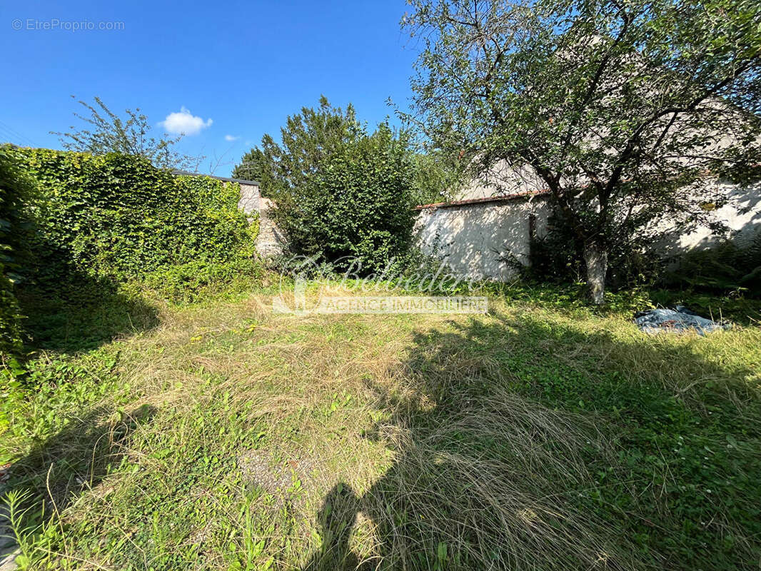 Terrain à SAINT-LEU-LA-FORET