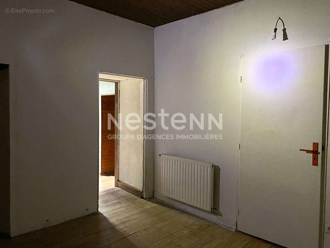 Maison à SAINT-MARTIAL-DE-VALETTE