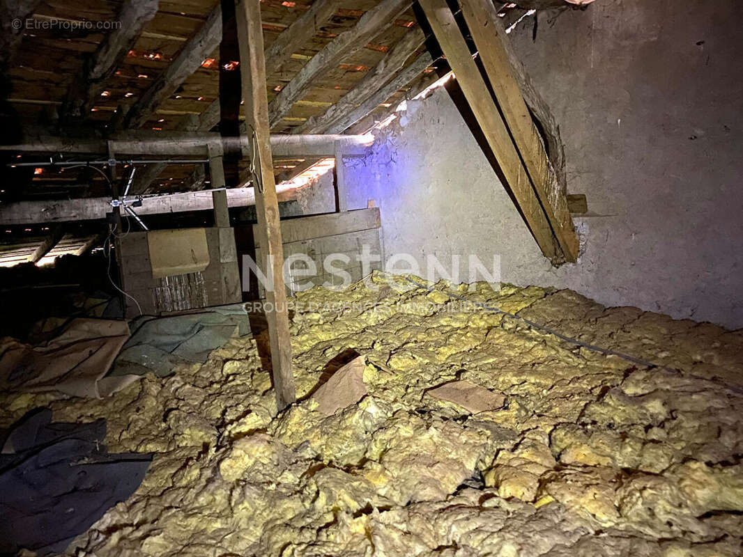 Maison à SAINT-MARTIAL-DE-VALETTE