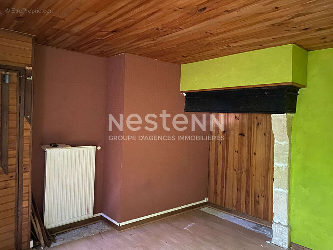 Maison à SAINT-MARTIAL-DE-VALETTE