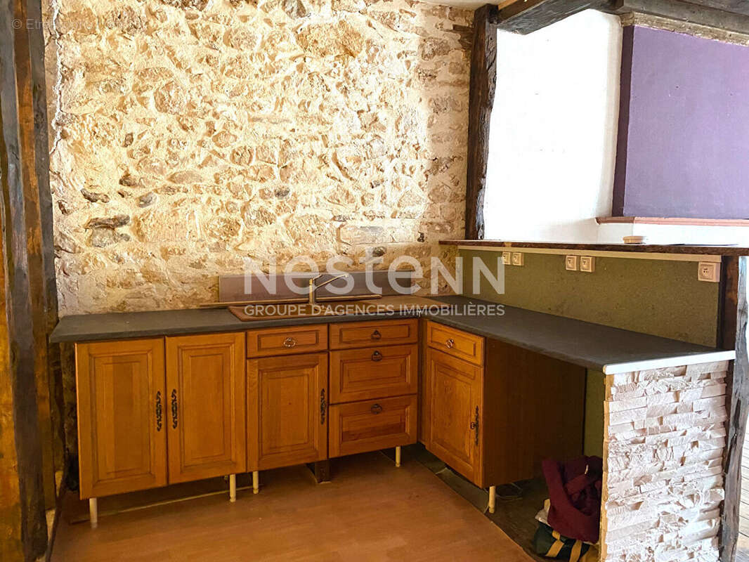 Maison à SAINT-MARTIAL-DE-VALETTE